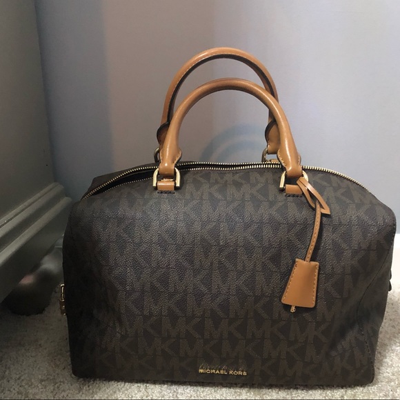 Michael Kors Handbags - Mk bag